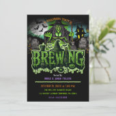Groene heks kerkhof brouwen Halloween Party Kaart (Staand voorkant)