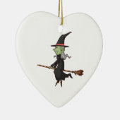 Groene heks met grijze haarvlieger op Broomstick Keramisch Ornament (Rechts)
