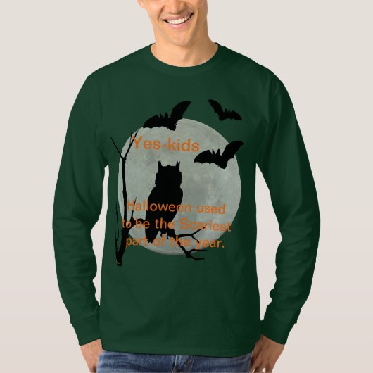 Groene hoes met lange hoed en vleermuizen t-shirt (Voorkant)