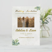 Groene huwelijksuitnodiging, met vaste gouden tite save the date (Staand voorkant)