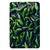 Groene Jalapeno Peppers op concrete achtergrond Magneet (Verticaal)
