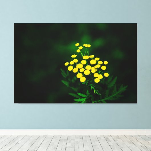 Groene jas met gouden Buttonnen Canvas Afdruk (Insitu (Houten vloer))