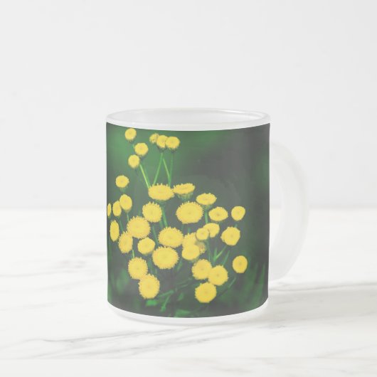 Groene jas met gouden Buttonnen Matglas Koffiemok (Voorkant rechts)