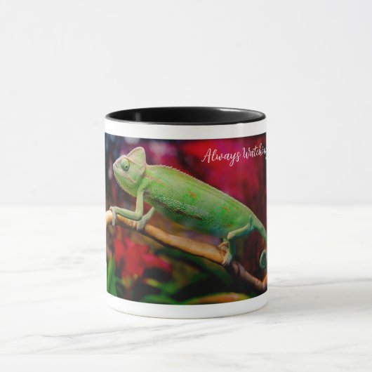 Groene kameleon op de tak mok (Midden)
