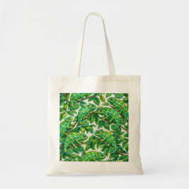 Groene Kameleons op Bladerrijke Takken Junglepatro Tote Bag