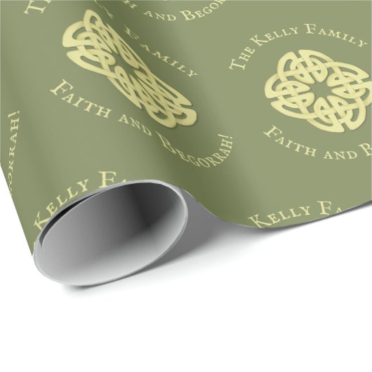 Groene Keltische Cross Classic Custom Cadeaupapier (Rol Hoek)