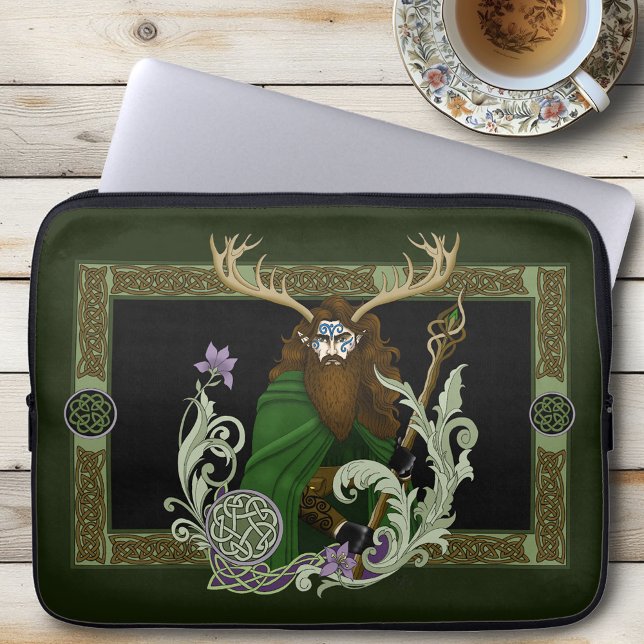 Groene Keltische Geweien Man  Laptop Sleeve (Creator heeft geüpload)
