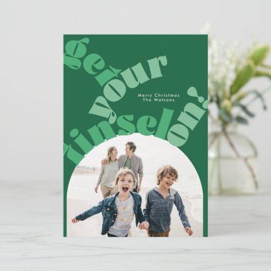 Groene Kerst Bold Typografie Ovale Boog Foto Feestdagenkaart (Staand voorkant)
