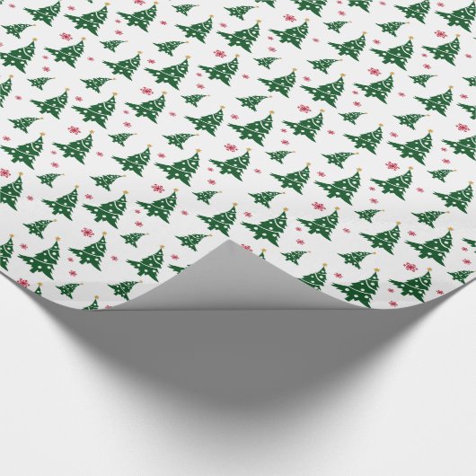 Groene kerstbomen en rood Snowflakes patroon Cadeaupapier (Hoek)