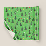 groene kerstbomen Pattern Christmas Cadeaupapier<br><div class="desc">Groen Kerstboompatroon Kerst inpakpapier . Verhoog uw kerstcadeau met ons Green Christmas Trees Pattern Wrapping Paper. Versierd met een heerlijke reeks weelderige groene bomen, voegt dit prachtige papier een vleugje charme van de natuur toe aan uw cadeaus. Het ingewikkelde ontwerp vangt de feestelijke geest met behoud van een elegante esthetiek....</div>