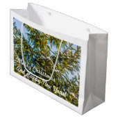 Groene kerstboom in sneeuw groot cadeauzakje (Voorkant Gekanteld)