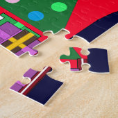 Groene kerstboom met blauwe gordijnen: legpuzzel (Zijkant)