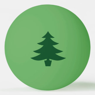 Groene kerstboomvorm op groen pingpongbal
