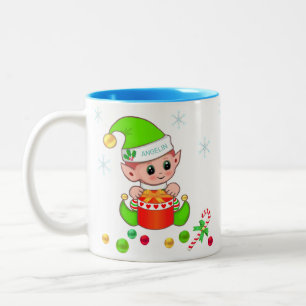 Groene kerstelf, sneeuwvlokken & kerstballen tweekleurige koffiemok