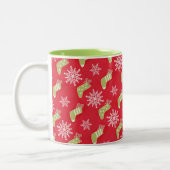 Groene kerstkousen en Snowflakes Red Tweekleurige Koffiemok (Links)