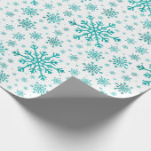  groene kerstsnowflakes op winterwit cadeaupapier (Hoek)