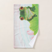 Groene kikker die zich in de vijver bevindt bad handdoek (Handdoek)