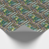 Groene kikker met een bierfles cadeaupapier (Hoek)