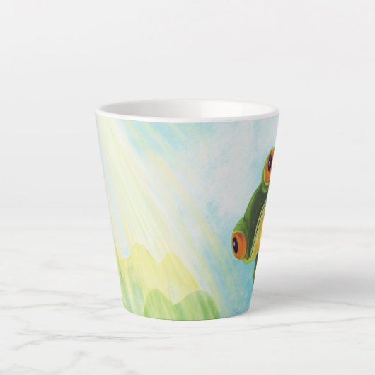 Groene kikker vangt sommige stralen latte mok (Voorkant)