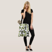 Groene klaver in diverse tinten tote bag (Op model)