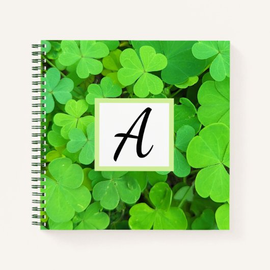 Groene Klavers Foto Welvaart Bijbel Verse Initiaal Notitieboek (Voorkant)