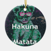 Groene leeuw met roze bril "Hakuna Matata" Art Keramisch Ornament (Voorkant)
