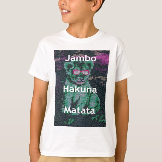 Groene leeuw met roze bril "Hakuna Matata" Art T-shirt (Voorkant)