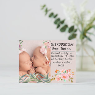 Groene lelie bloemen moeder van twinbaby aankondigingskaart