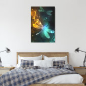 Groene lichtgevende libel vlucht canvas afdruk (Insitu (Slaapkamer))