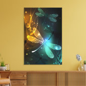 Groene lichtgevende libel vlucht canvas afdruk (Insitu (Woonkamer))