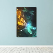 Groene lichtgevende libel vlucht canvas afdruk (Insitu (Houten vloer))