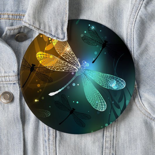Groene lichtgevende libel vlucht ronde button 6,0 cm (In situ)
