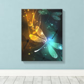 Groene lichtgevende libelvlucht canvas afdruk (Insitu (Houten vloer))