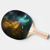 Groene lichtgevende libelvlucht tafeltennisbatje (Zijkant)