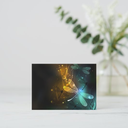 Groene lichtgevende libelvlucht visitekaartje (Staand voorkant)