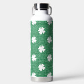 GROENE LINNEN UITZICHT MET WITTE IERSE KLAVERS WATERFLES (Voorkant)