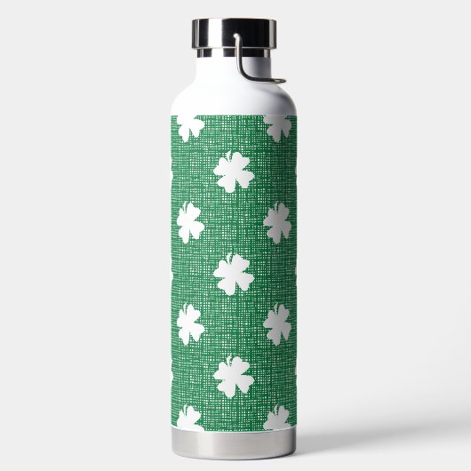 GROENE LINNEN UITZICHT MET WITTE IERSE KLAVERS WATERFLES (Links)