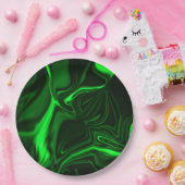 Groene metalen bogen of golvingen, diep donker papieren bordje (Feest)