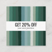 Groene minimalistische strips handgemaakt kortingskaartje (Voorkant)