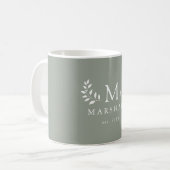 Groene moderne bloemige monogram familienaam mok (Voorkant links)