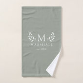 Groene Moderne Elegante Bloemmonogram Naam Bad Handdoek (Handdoek)