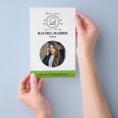 Groene Moderne Foto van Vastgoedmakelaar Flyer (Hand)