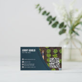 Groene Moderne Gazonverzorging QR Code Visitekaartje (Staand voorkant)