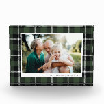 Groene moderne rustieke tartan check familie foto<br><div class="desc">Groene moderne rustieke tartan check familie foto cadeau. Stijlvol,  modern en elegant design.</div>