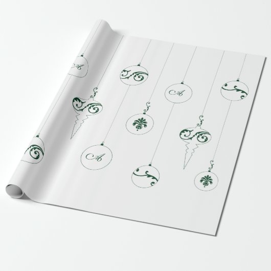 Groene Monogram Bauble Hangende Ornamenten Kerst Cadeaupapier (Uitgerold)