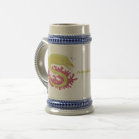 Groene moray paling grappige cartoon illustratie bierpul (Voorkant links)