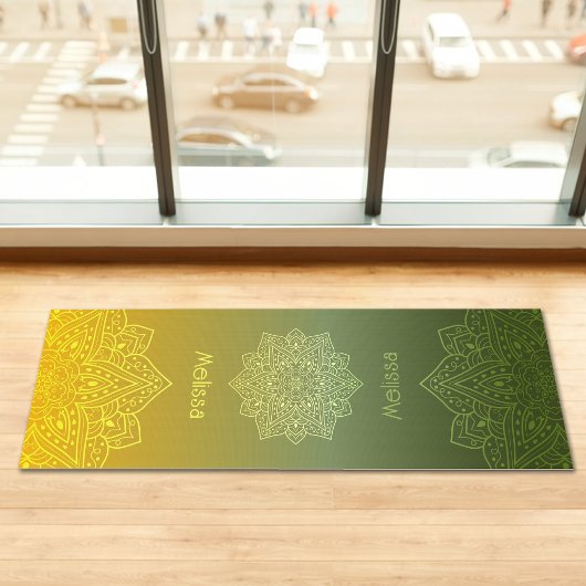 Groene naar gele gradiënt mandala met naam yogamat