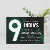 Groene Neon 9e verjaardag Uitnodiging (Staand voorkant)