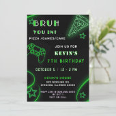 Groene Neon Glow Pizza Games Bruh Verjaardag Kaart (Staand voorkant)