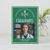 Groene Osteopathische Medische School Afstuderen F Aankondiging (Staand voorkant)